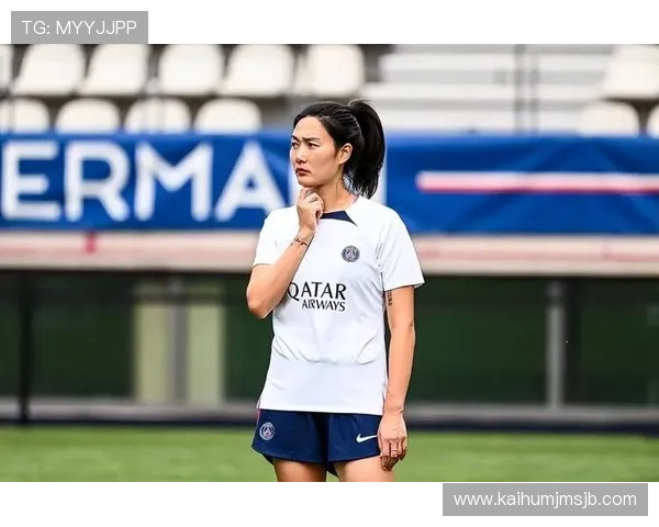 女足世界杯美女球员的时尚造型与运动风采完美融合的精彩瞬间